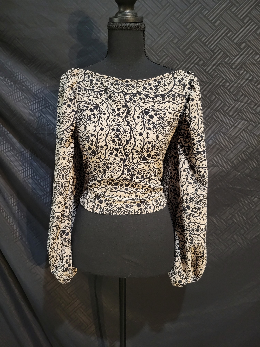 Naf Naf Women Black/Cream Floral M  Ballon Sleeve Tie Back Y2K Vtg Festival Crop